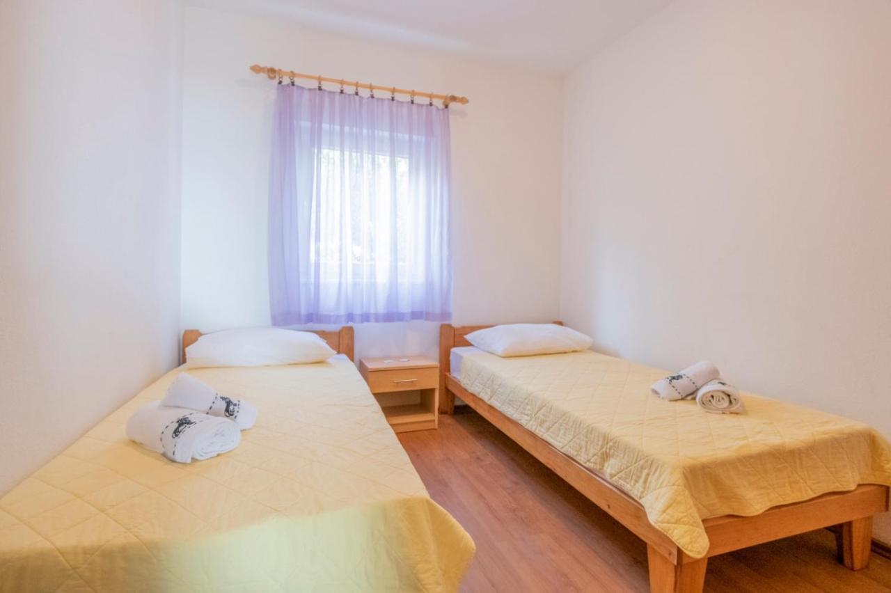 Apartments Zdravka Lokva Rogoznica Exteriör bild