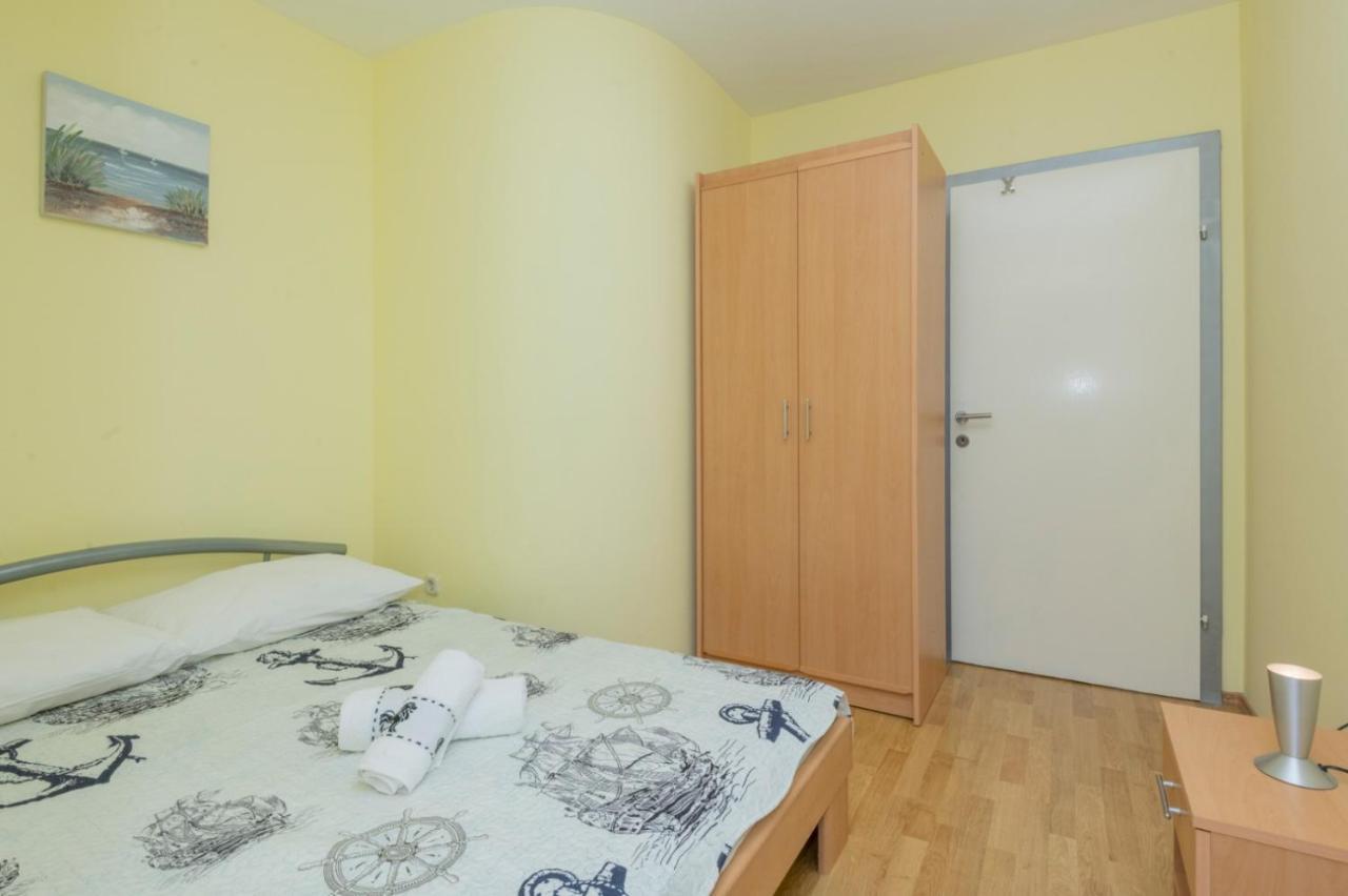 Apartments Zdravka Lokva Rogoznica Exteriör bild